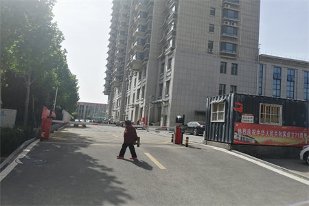 急售！锦江城旁九悦鸿城电梯中层毛坯三房仅售65万证齐可按揭